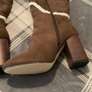 Ladies brown and white knee boots